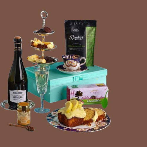 Gourmet Delights with Prosecco